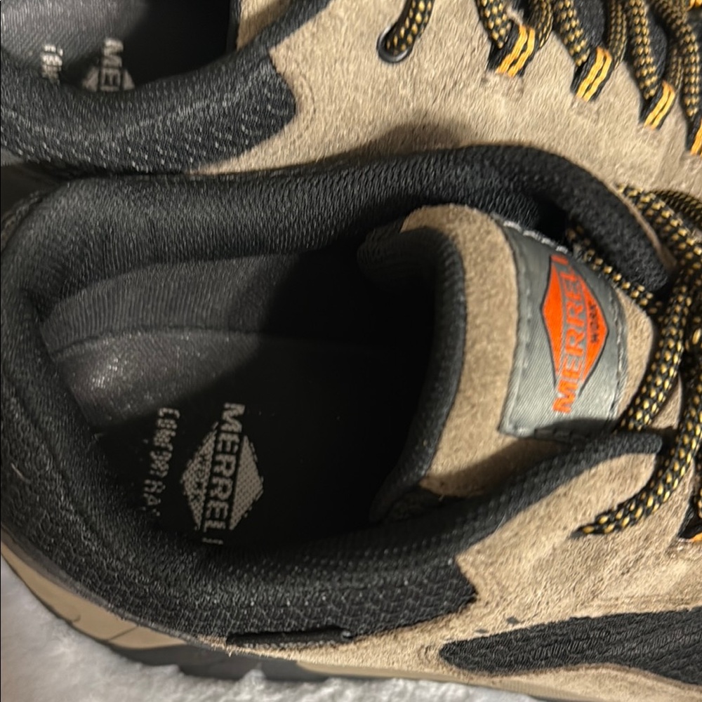 Merrell Black and Tan Athletic Shoes with Durable Design - Picture 5 of 5